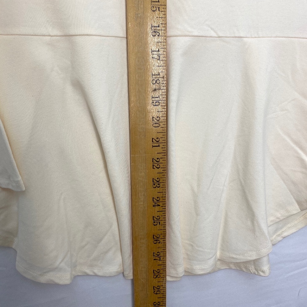 Isaac Mizrahi Knit Peplum Top w/Tulip Hem Cream S - Picture 7 of 8